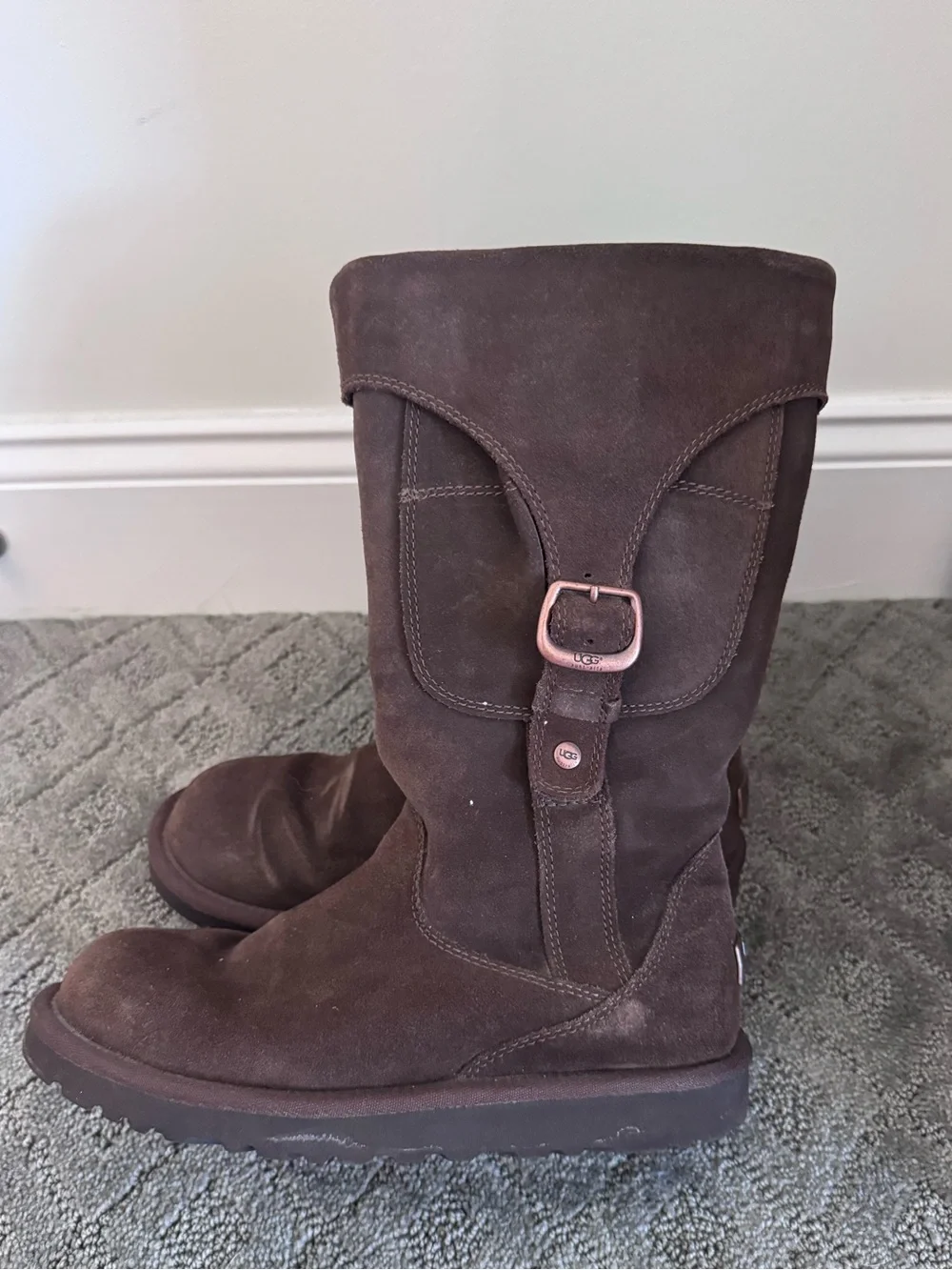 Women’s UGG Brown Suede Cargo Buckle Boots Size 5